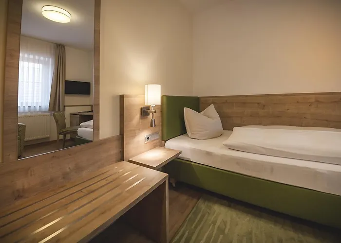 - Zur Post Hotel Neukirchen am Teisenberg