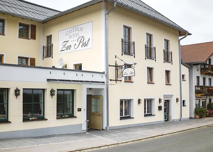 - Zur Post Hotel 3*
