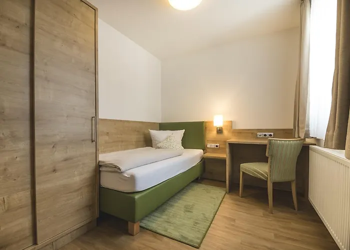 - Zur Post Hotel Neukirchen am Teisenberg