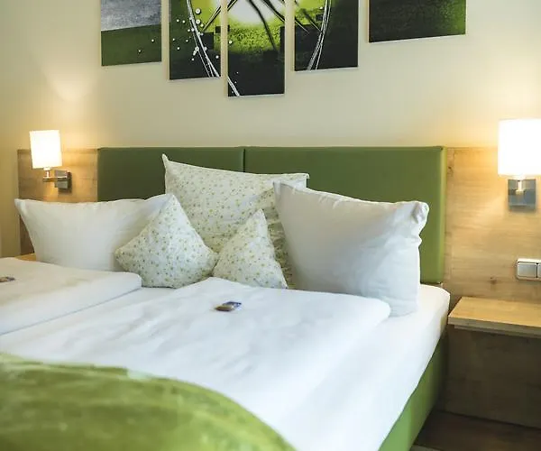 - Zur Post Hotel Neukirchen am Teisenberg