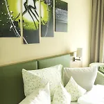 - Zur Post Hotel Neukirchen am Teisenberg