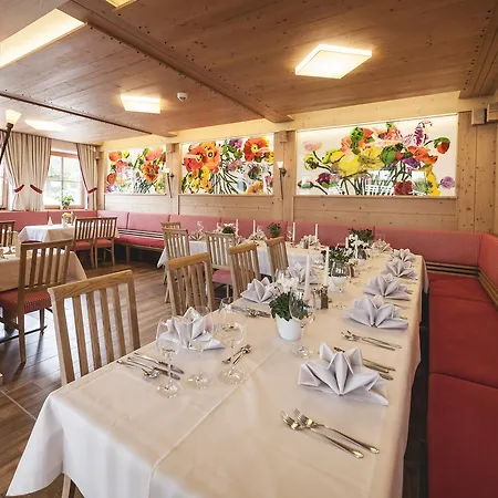 Hotell - Zur Post 3*