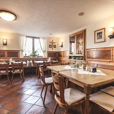 Hotell - Zur Post Neukirchen am Teisenberg