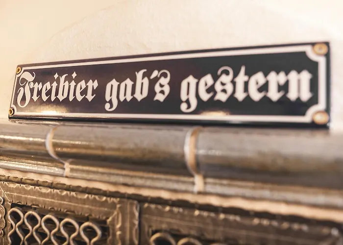 - Zur Post Hotel